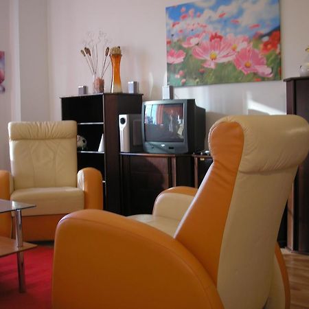 Vacation Apartment Up To 10 Bratislava Phòng bức ảnh