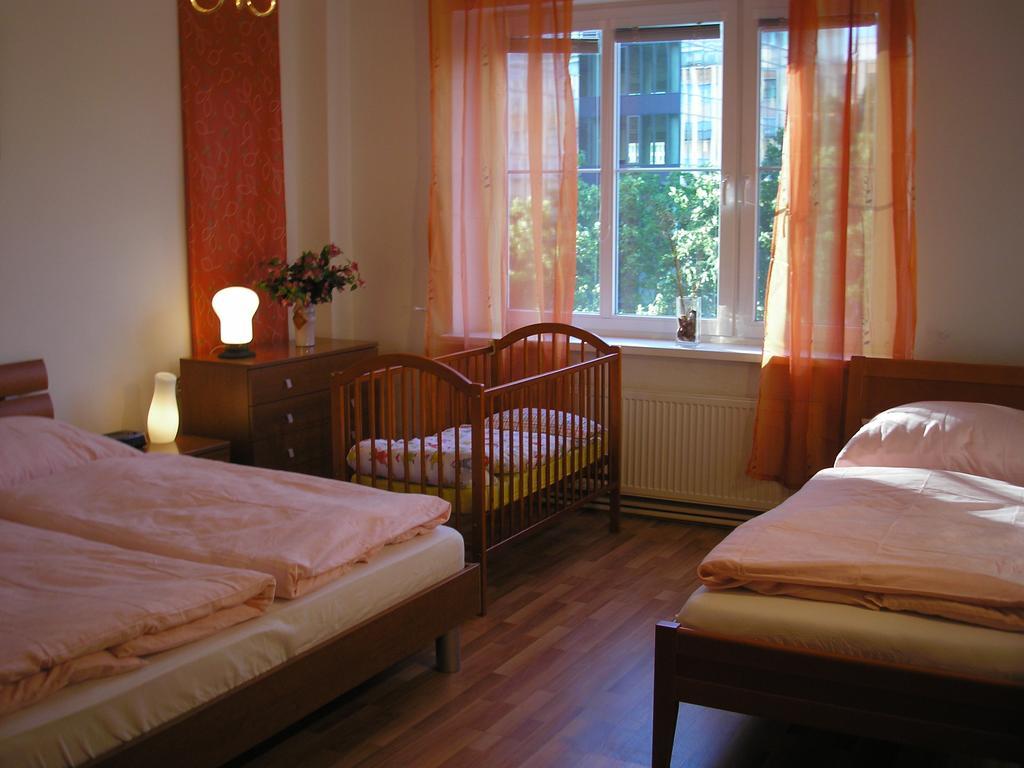 Vacation Apartment Up To 10 Bratislava Phòng bức ảnh