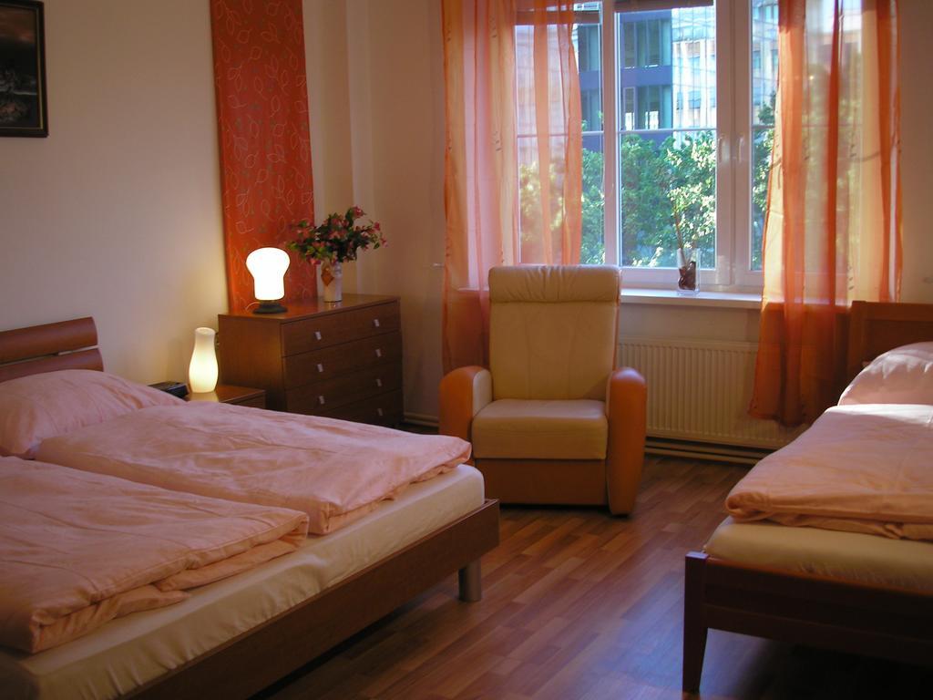 Vacation Apartment Up To 10 Bratislava Phòng bức ảnh